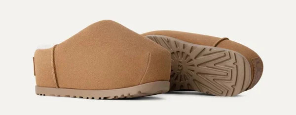 UGG Pumped Slides ‘Chestnut’